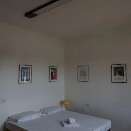 Fanciful 2-br Outside Ztl Apartment Florenz