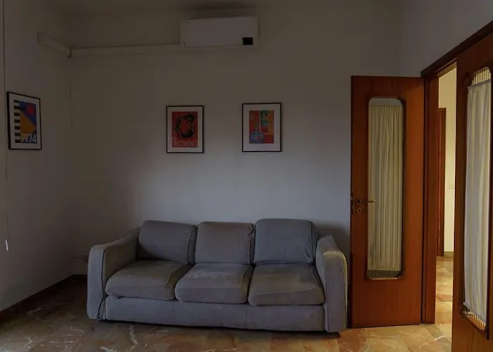 Fanciful 2-br Outside Ztl *
