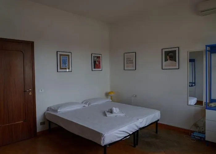 Fanciful 2-br Outside Ztl * Флоренция